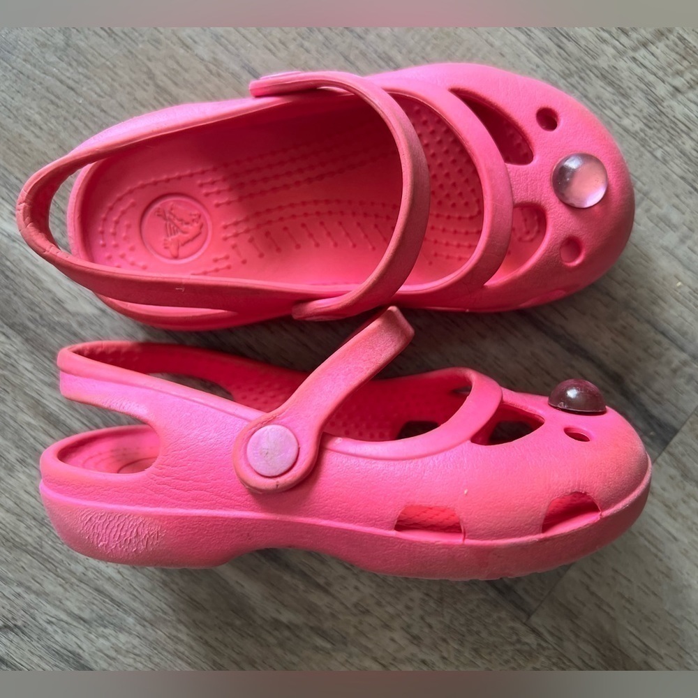 SOLD- Crocs | Pink | Girls | Flats